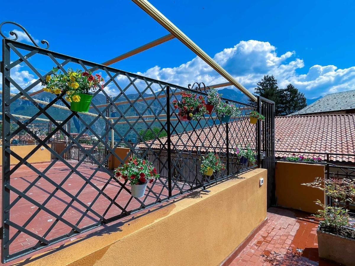 Terrazza San Martino Apartment เบลลาโจ ภายนอก รูปภาพ