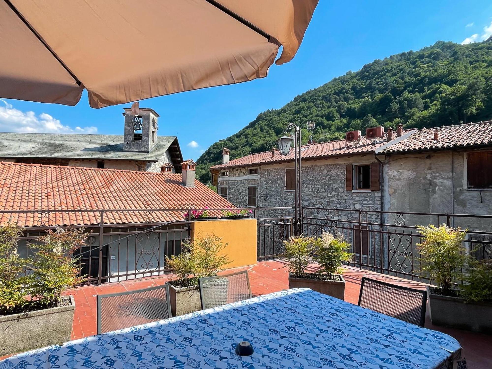 Terrazza San Martino Apartment เบลลาโจ ภายนอก รูปภาพ