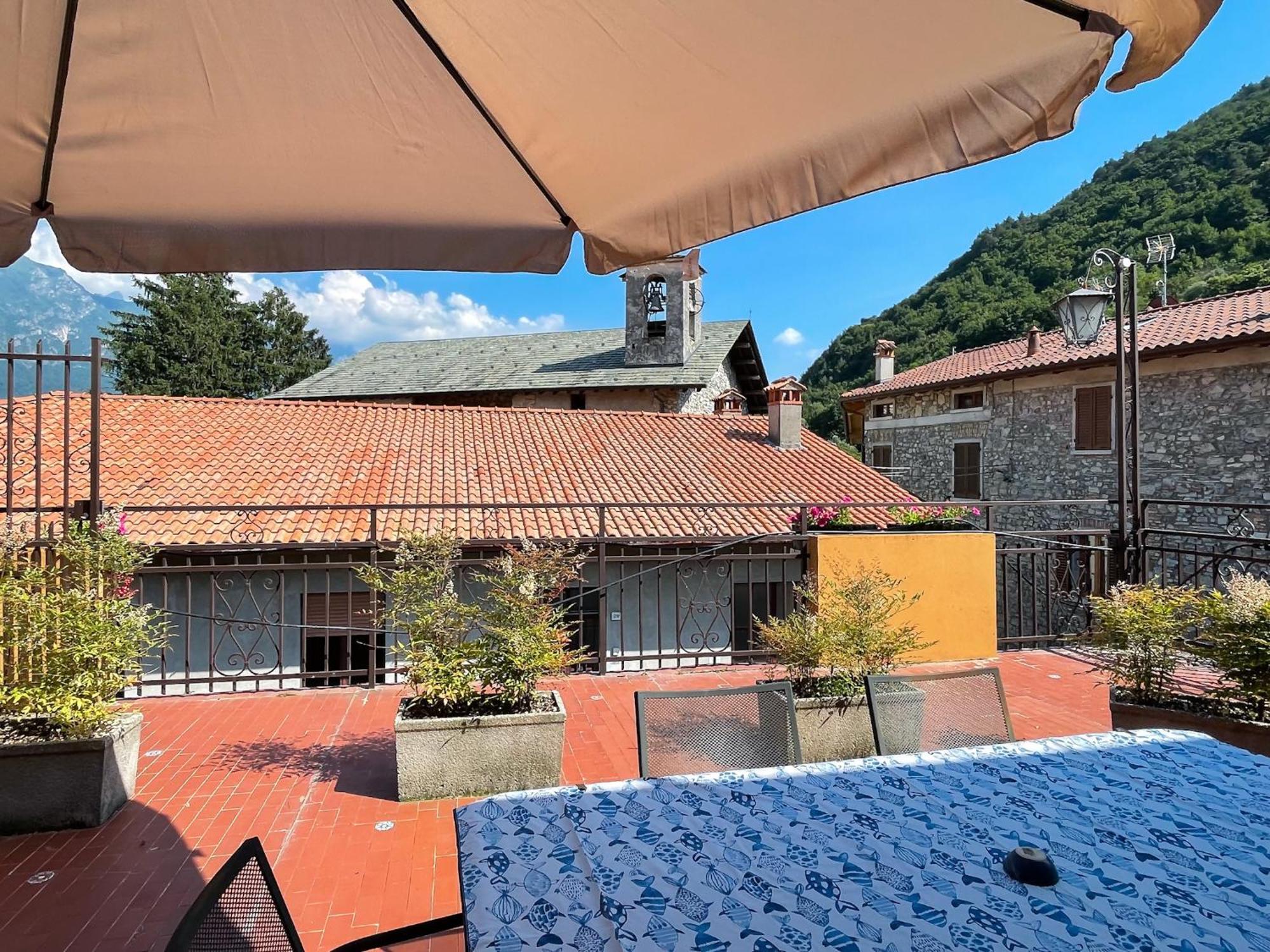 Terrazza San Martino Apartment เบลลาโจ ภายนอก รูปภาพ